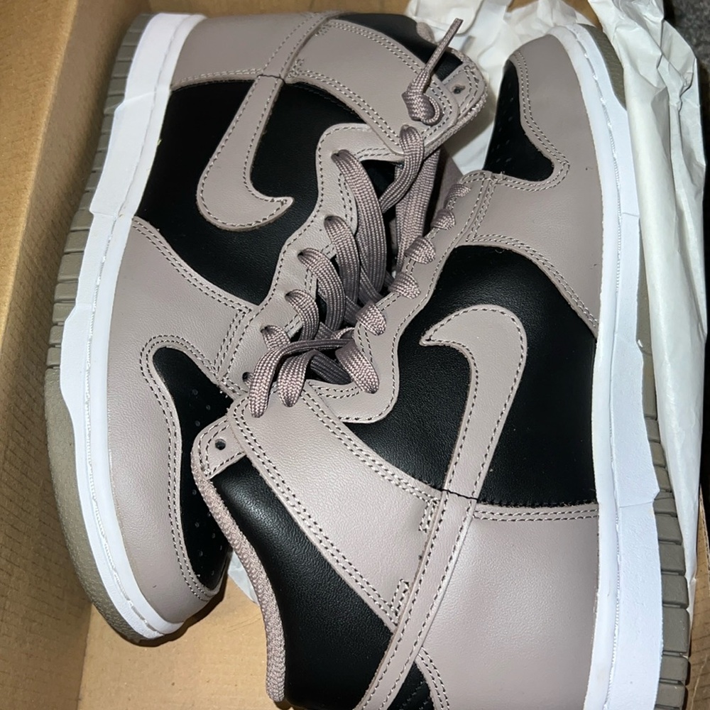 W Nike dunks high